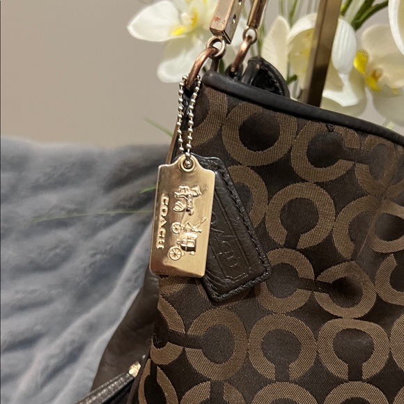 Coach Madison Phoebe Chocolate Brown Signature Shoulder Bag EUC retail $395 - Picture 2 of 13